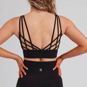 BUFFBUNNY - Monarch Sports Bra - Size Medium - Black